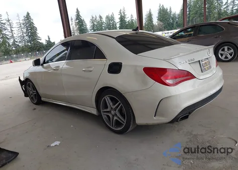 2014 Mercedes-Benz Cla 250 z USA, uszkodzony, nr VIN WDDSJ4EB8EN098718